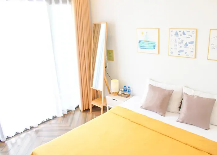 Homestay The Bay - *